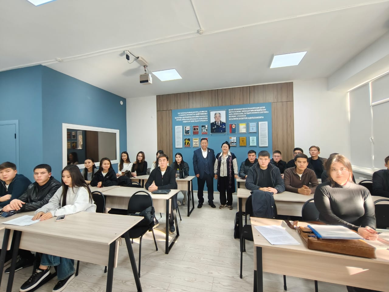 Студенттердін Қытайдан келген ғалым Күнболат Сүнғатпен кездесуі